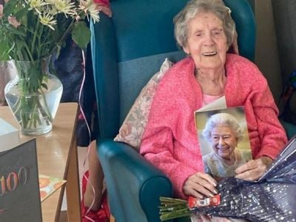 100-ամյա կինը հանդարտությունը որպես իր երկարակեցության պատճառ է նշել